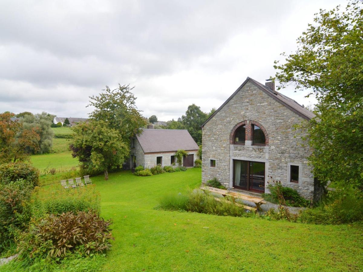 Quaint Holiday Home In Robechies Amid Meadows Chimay Exterior photo